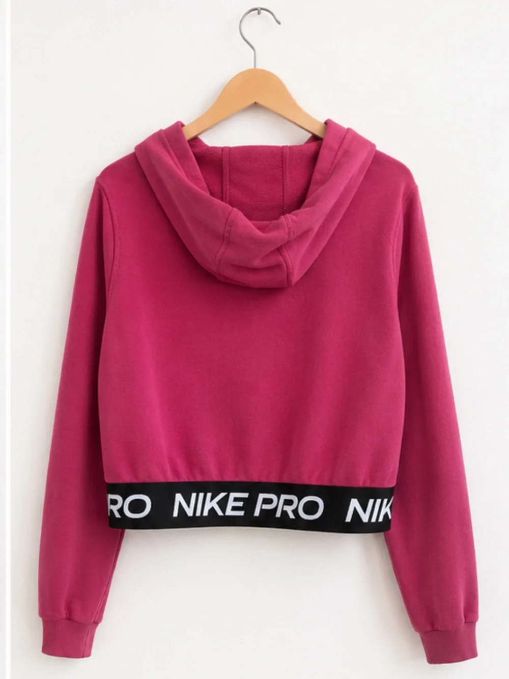 Nike features pro